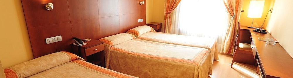 Hotel Jaques Хака Экстерьер фото